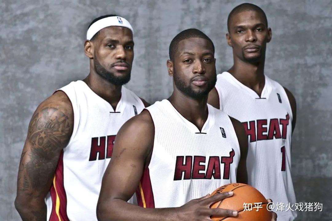 荷兰队攻势凌厉（荷兰队火力全开）