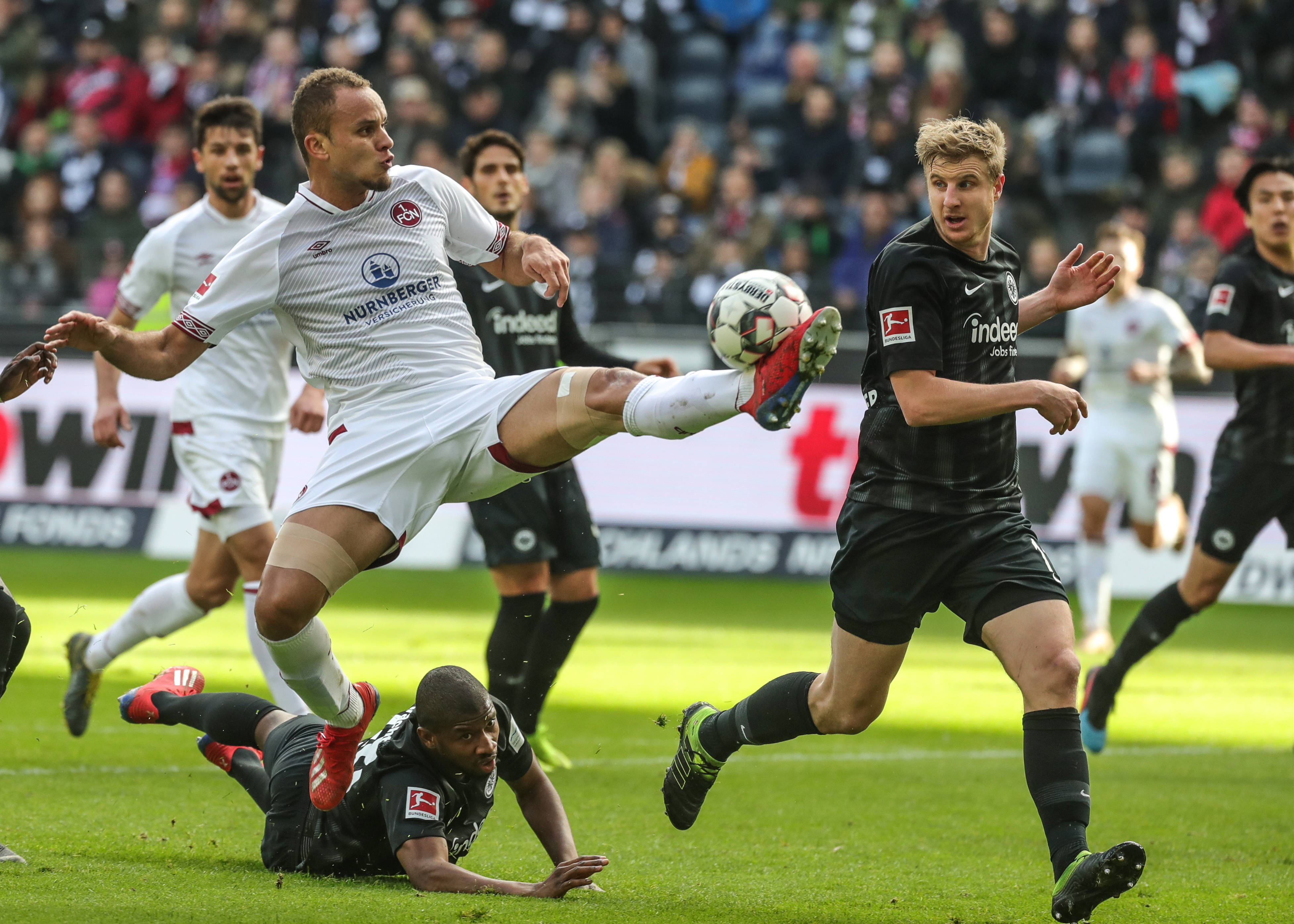 卡斯尔：上次打湖人我们只输了个位数，但让他们罚了太多球（卡斯尔：上次对湖人我们仅小负，却让对手获得过多罚球）