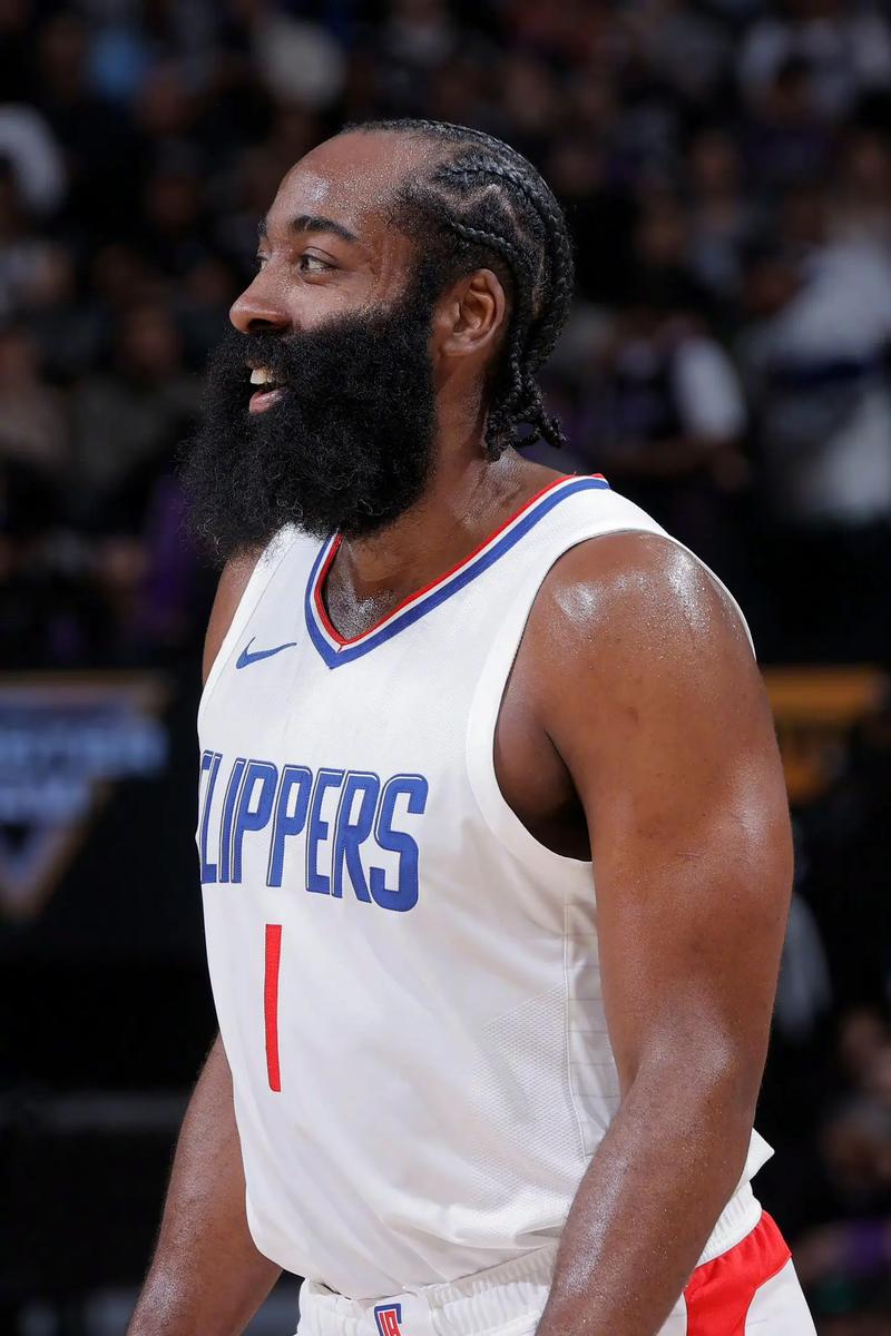 科莫2-0萨索洛连续12场不败，莫雷诺破门，尼科-帕斯献助攻（莫雷诺破门尼科-帕斯助攻，科莫2-0萨索洛豪取12场不败）