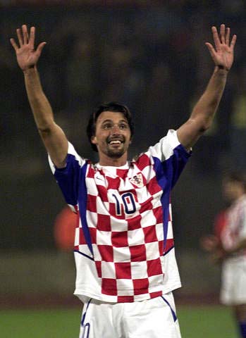 澳超前瞻：中央海岸水手状态起伏不定，墨尔本城防线严阵以待（澳超前瞻：中央海岸水手状态不稳，墨尔本城后防严阵迎战）