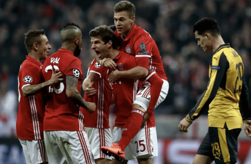 大连人队表现积极取得宝贵积分（大连人奋勇拼搏收获关键积分）