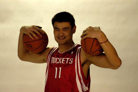 第三局针对正手突破！王楚钦1-2弗朗西斯卡！国乒6-3领先德国！（第三局主攻对手正手见效，王楚钦暂1比2落后弗朗西斯卡，国乒总分6比3领先德国）