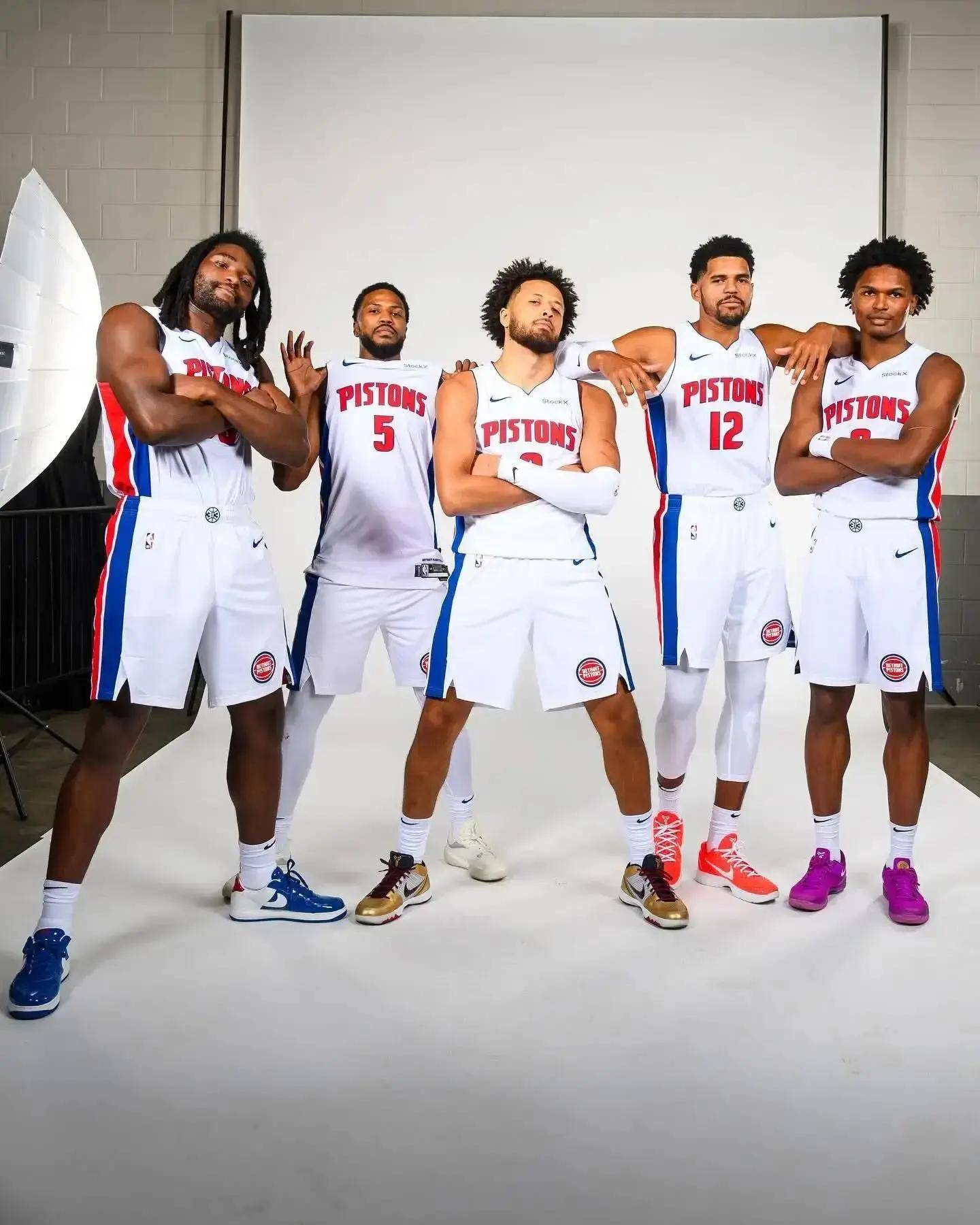 FC26足球庆典队长：金搓姆巴佩领衔，C罗、凯恩、范戴克在列（FC26庆典队长出炉：金搓姆巴佩领衔，C罗、凯恩、范戴克同入选）