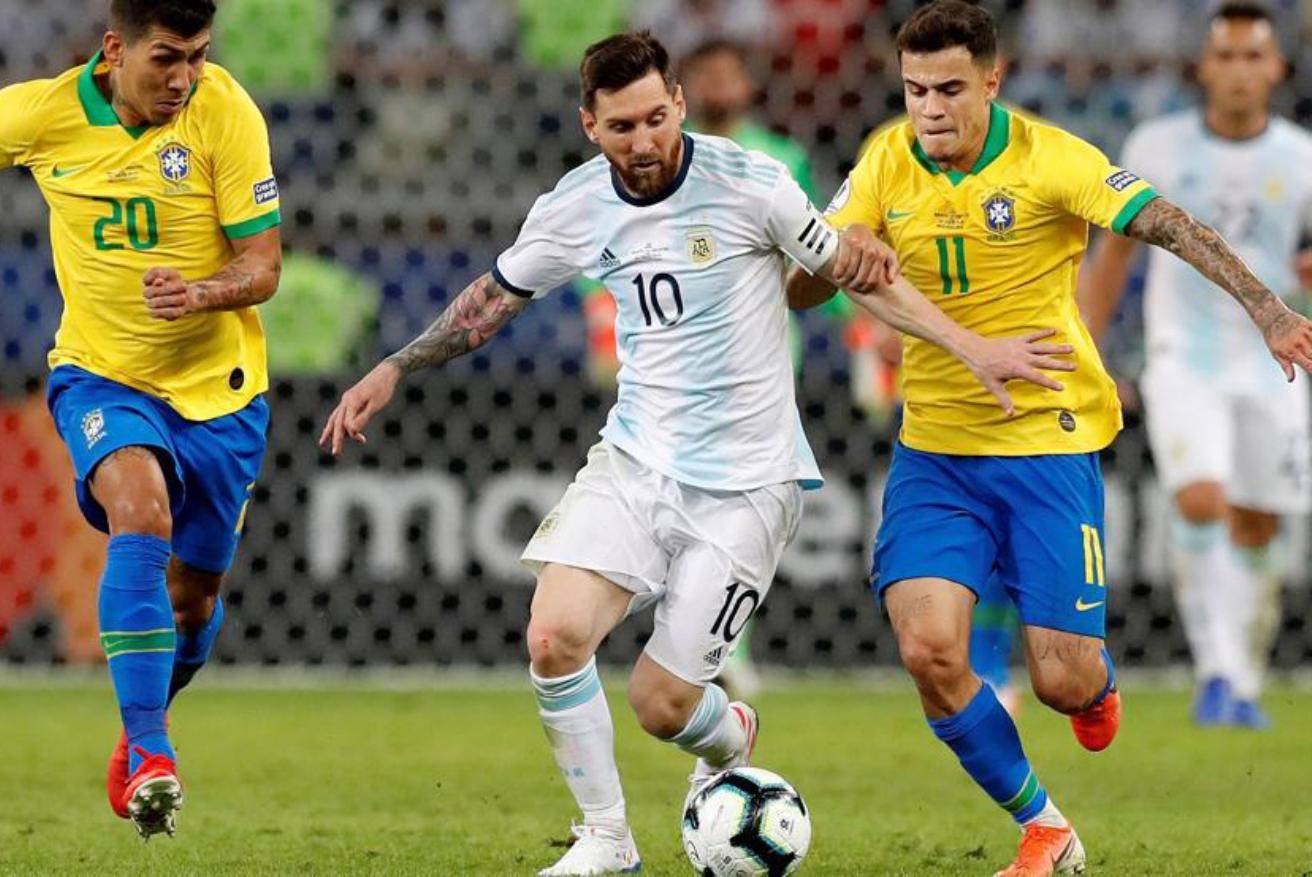 热议成都平广岛：联赛亚冠都蛮硬；租德尔加多需下载反诈app（成都战平广岛引热议：联赛亚冠硬仗不断，德尔加多租借需安装反诈APP）