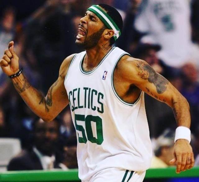 佩杜拉：那不勒斯持续追逐梅努；洛伦佐-卢卡换奇克传闻不实（佩杜拉：那不勒斯继续追梅努，洛伦佐-卢卡与奇克互换纯属谣传）