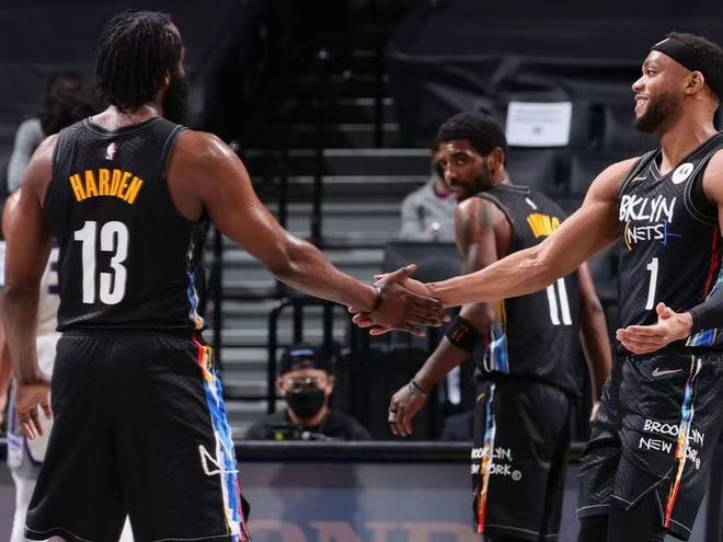 国脚单场助攻两次，带动全队节奏（国脚一战送出两助攻，盘活球队节奏）