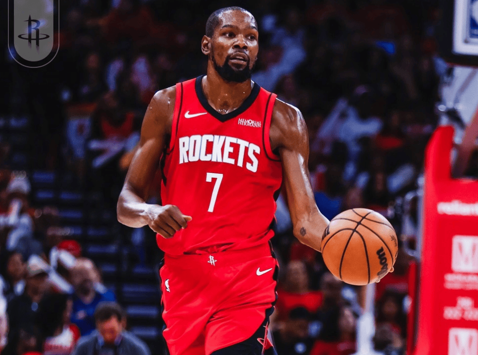 明天灰熊主场迎战雄鹿 莫兰特&科沃德出战成疑（灰熊明日坐镇主场对阵雄鹿，莫兰特与科沃德出战存疑）