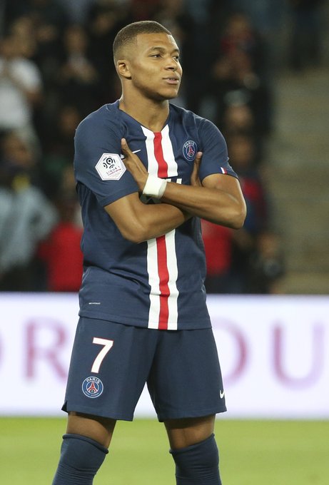 都体：邓弗里斯可能继续缺席与马竞比赛；泽林斯基已参加合练（都灵体育报：邓弗里斯或继续缺席战马竞，泽林斯基已重返合练）