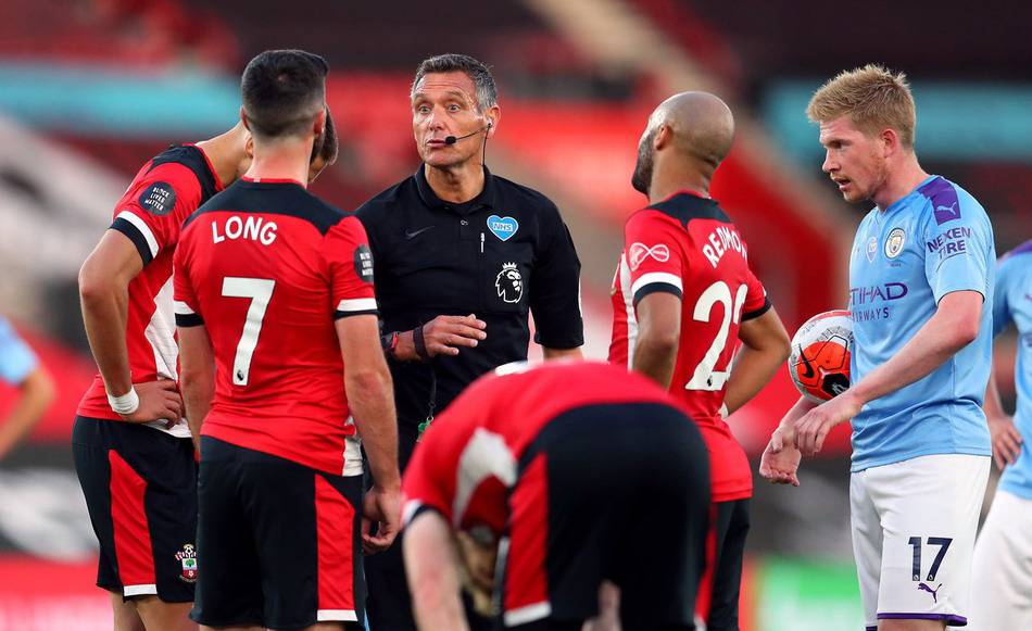 巴塞罗那门将之争：特尔施特根回归引发的悬念（特尔施特根复出，巴萨门线之争再起悬念）