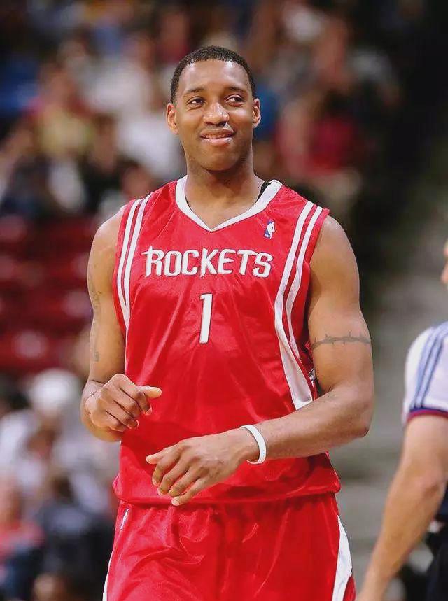 本泽马评选历史最佳阵容：（本泽马评出心目中历史最佳阵容）