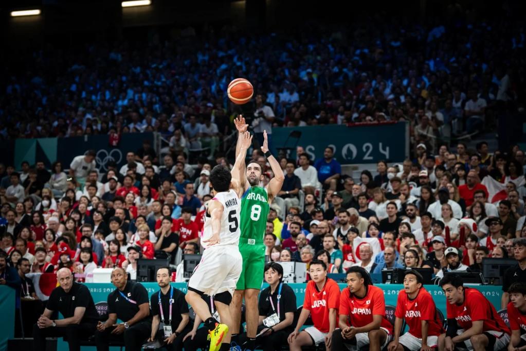 重庆铜梁龙冲超成功，重庆足球时隔4个赛季重返中超联赛（重庆铜梁龙成功升入中超，重庆足球时隔四年重返顶级赛场）