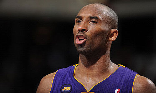 英超半场：B费破门，贝勒加德建功，狼队1-1曼联（英超半场：B费先拔头筹，贝勒加德扳平，狼队暂1-1曼联）