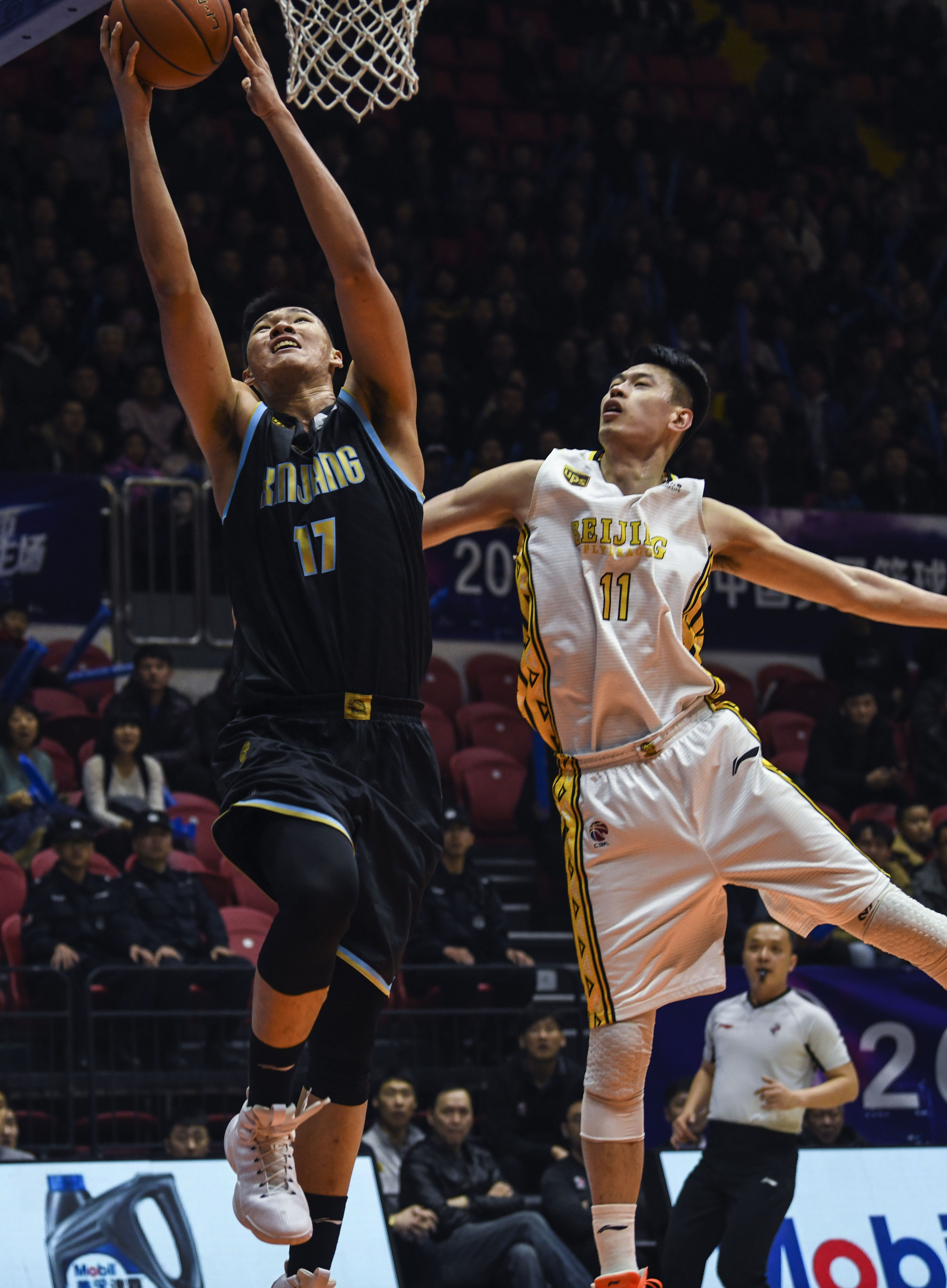 懂球帝2025年11月MVP候选出炉：姆巴佩、哈兰德领衔，莱万在列（懂球帝公布2025年11月MVP候选名单：姆巴佩、哈兰德领衔，莱万入围）