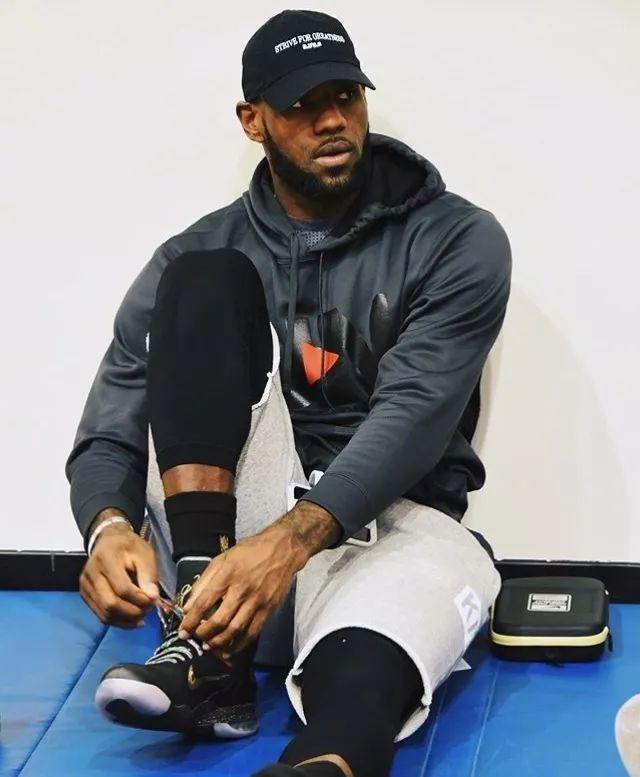 浙江男篮末节连得10分逆转辽宁（浙江男篮凭末节一波10分高潮逆转辽宁）