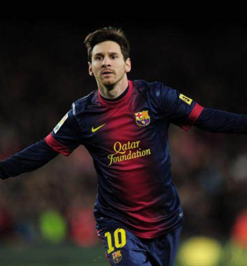 欧冠赛前穆里尼奥与两名昔日弟子重逢，并亲吻了斯内德的光头（欧冠赛前，穆里尼奥与两位旧将重逢，还亲吻了斯内德的光头）