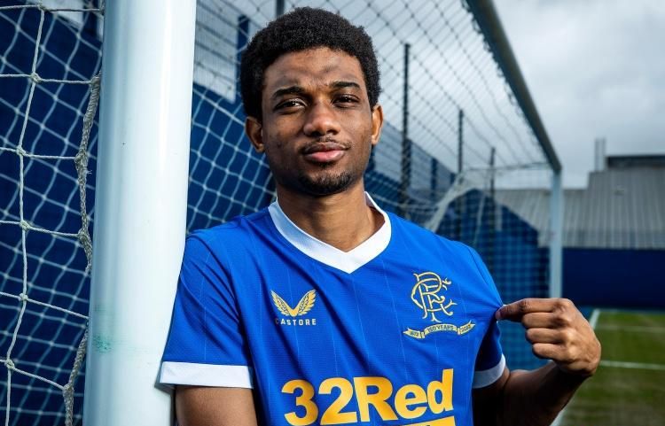 核心对飚！小瓦格纳半场10中7拿到23分2篮板3助攻（核心对决火热！小瓦格纳半场10投7中轰下23分2篮板3助攻）