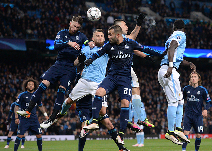 纽卡斯尔新援前锋表现不佳，转会费花销巨大，球队成绩欠佳。（重金引援未见成效：纽卡斯尔锋线新援低迷，战绩不理想）