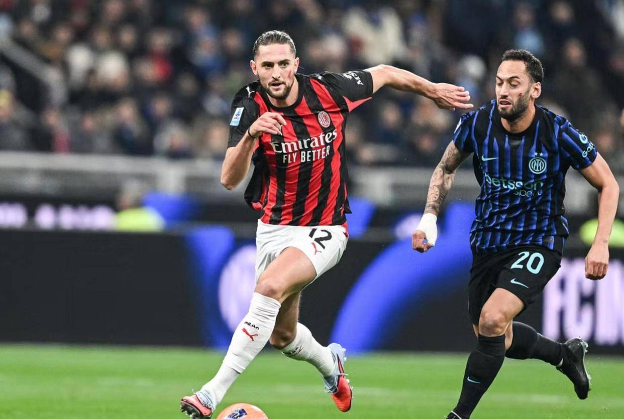 手感火热！拉文三节三分10中8爆砍37分5篮板（拉文火力全开：三节三分10投8中，砍下37分5篮板）