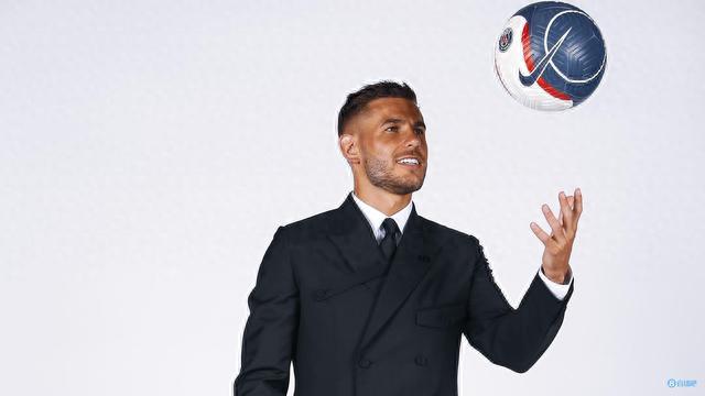 昂达夫数据：5次射门3次射正上演帽子戏法，23次传球（昂达夫爆发：5射3中戴帽，送出23次传球）