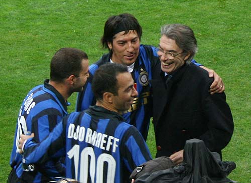 这队进攻端火力全开（这支球队进攻火力爆棚）